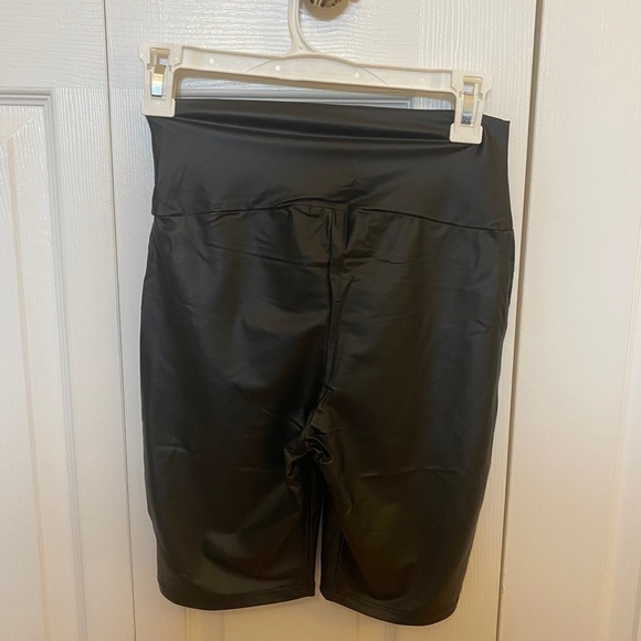NWT 🏷 FAUX LEATHER High-Waisted Black Biker Shorts Mid Thigh - Picture 10 of 11